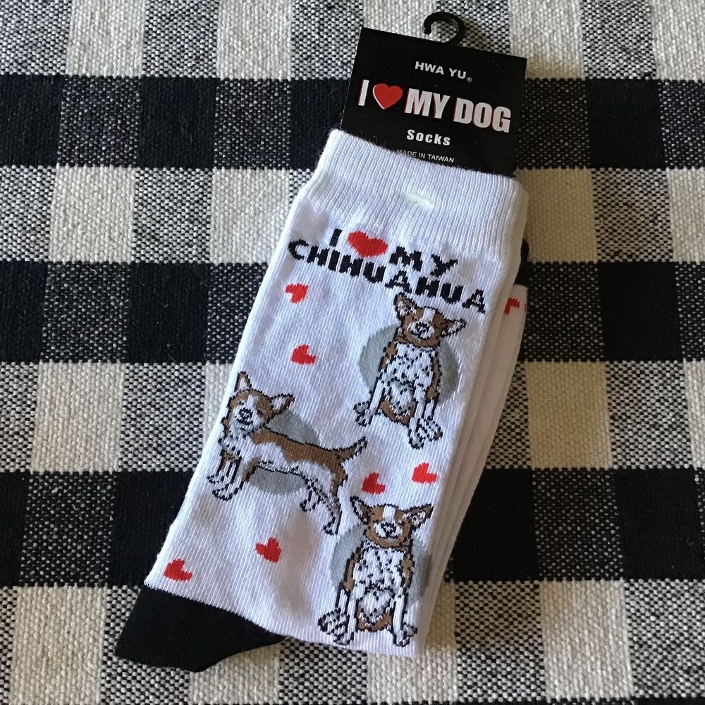 NWT HWA YU Women I ❤️ My CHIHUAHUA Dog Crew Socks Size 9-11